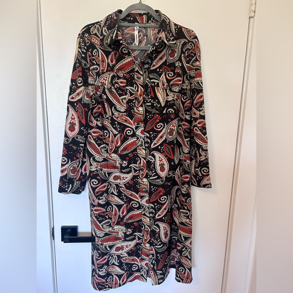 NY Collection Black and Red Paisley Long Sleeve Dress